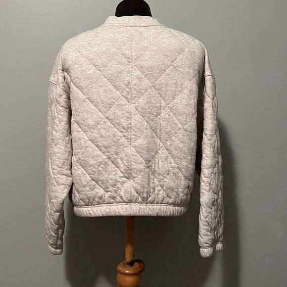Old Navy Women's Light Cream/Gray Quilted Half Zip Pullover Sweater - Picture 5 of 8